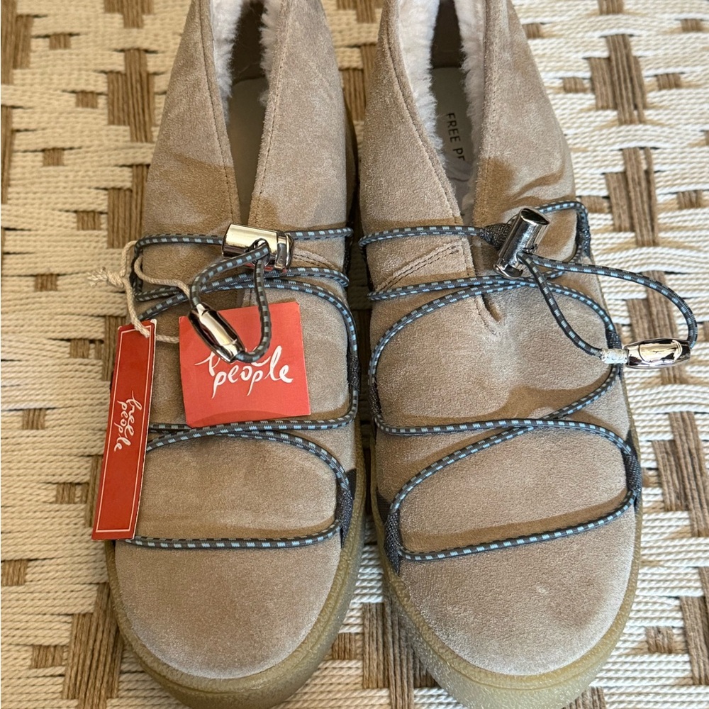 Snowdrop Micro Genuine Shearling Boot NWT
